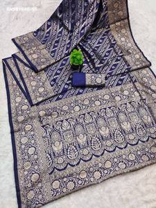 Sari de Seda Banarasi Pura de Primera Calidad con Flores y Meena en toda la prenda, y Pallu y Borde con Tejido Zari, Moda Femenina - Product Image 3