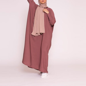 Abaya clásica para mujer con diseño minimalista y tela transpirable para comodidad diaria. Elegante abaya para mujer. - Product Image 1