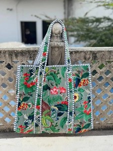 Sac à bandoulière matelassé en velours imprimé élégant, parfait pour les mariages, les fêtes et le quotidien - Product Image 4