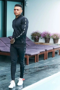 Conjunto Deportivo Negro para Hombre, Sudadera con Capucha y Cordón Ajustable, Bolsillos Laterales, Transpirable, Ropa Casual de Calle, Color Sólido - Product Image 4