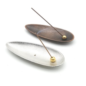 ที่วางธูปโลหะรูปใบไม้ มีจำหน่ายในราคาขายส่ง - Product Image 1