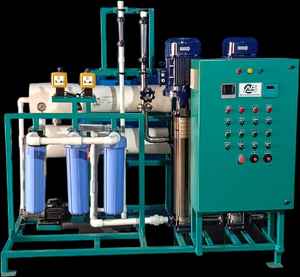 Planta de Desalinización de Agua de Mar AQUASHAKTI (Sistema SWRO), Planta de Ósmosis Inversa Marina con Bomba, Productividad de 1000 LPH, Opciones de Potencia de 10-40 kW - Product Image 1