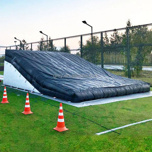 Rampe de saut gonflable pour sports extrêmes BMX FMX Freestyle Moto VTT, airbag de sécurité pour la pratique des cascades, à vendre - Product Image 1