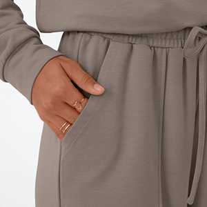 Vêtements de sport personnalisés pour femmes, ensemble 2 pièces, sweat-shirts à col rond à manches longues et pantalon de sport ample et ajustable, ensemble de yoga pour femmes - Product Image 3