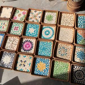 Plateau en rotin fait main au Vietnam, en nacre et fibres naturelles tressées, pour la décoration intérieure, le service et la présentation. - Product Image 4