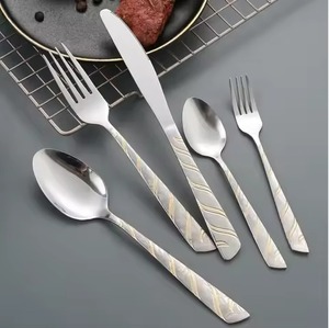 Ensemble de couverts de table haut de gamme en métal, cuillère, fourchette, couteau en acier inoxydable, ensemble de couverts élégant pour la cuisine - Product Image 3