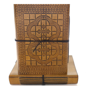 Carnet en cuir gaufré Proton 5 x 7 pouces avec sangle, fait main, style vintage, papier à bords festonnés, journal d'écriture, cadeau - Product Image 4
