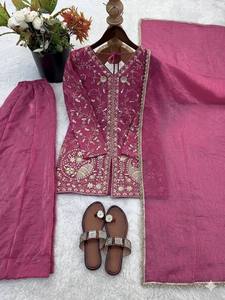 Nuevo conjunto de fiesta con top de seda Fendi pesada, pantalón Plazzo y dupatta, tela de seda Fendi pura con bordado pesado de lentejuelas. - Product Image 6