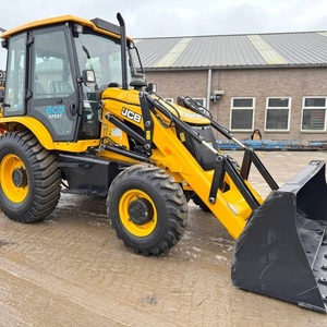 Chargeuse-pelleteuse JCB 3CX robuste conçue pour les travaux d'excavation, de chargement et de construction exigeants, offrant des performances durables - Product Image 3