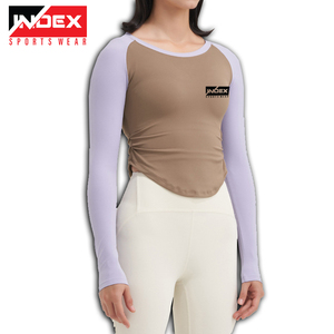 Camiseta Deportiva de Manga Raglán para Hombre, Marca INDEX, Blanca y Marrón, Cuello Redondo, Secado Rápido, Ajuste Deportivo, Tejido de Poliéster - Product Image 3