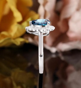 Pear Cut Alexandrite & Moissanite <b>Silver</b> Vintage Engagement Wedding Ring with Color Change Gemstone for Women Luxury - Product Image 5