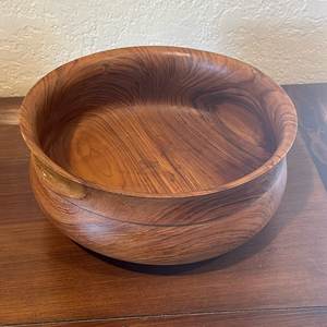 Bol à fruits en bois disponible dans toutes les variétés de bois. Il sert à présenter les produits frais, à ranger les collations quotidiennes ou à servir comme un objet décoratif. - Product Image 2