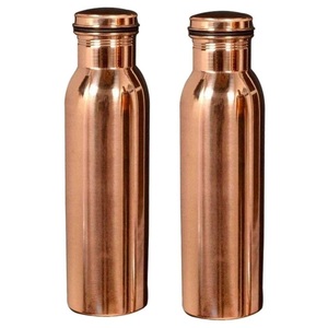 Bouteille d'eau en cuivre unique, réutilisable et écologique, personnalisable pour la maison et l'hôtellerie - Product Image 4