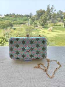 Elegante Bolso de Mano Textil Bordado con Cadena, Diseño Floral, para Eventos Nocturnos - Product Image 2
