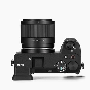 Appareil photo hybride plein format IV avec objectif interchangeable et kit d'objectif zoom 28-70 mm 2026 - Product Image 4