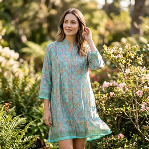 Tunique en soie bohème de luxe pour femme, taille unique, vert mousse de mer, motif floral corail, style Ibiza, coupe ample, col en V, élégante, décontractée, pour la plage et les stations balnéaires - Product Image 6