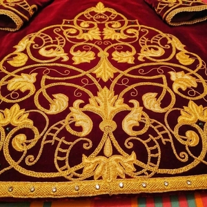 Robe indienne pakistanaise en velours brodée, avec des fils dorés et des dentelles florales, pour femmes, pour les fêtes et les mariages - Product Image 5