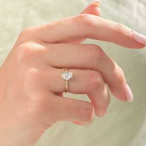 Anillo de Boda de Plata de Ley 925 con Baño de Rodio Dorado, Diseño Sencillo, Corte Ovalado, VVS1 GRA, Moissanita, para Mujer - Product Image 5