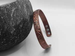 Bracelet magnétique en cuivre à motifs floraux, bracelet pour l'arthrite, bracelet thérapeutique pour le syndrome du canal carpien, bracelet pour femmes, bracelet à 6 aimants, cadeaux pour elle - Product Image 4