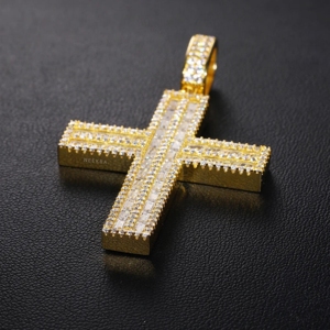 Colgante de Cruz con Moissanita Baguette - Colgante de Moissanita en Plata de Ley 925, Colgante de Cruz con Moissanita Baguette VVS Engastado a Mano - Product Image 4