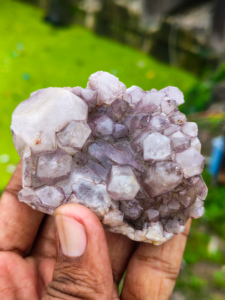 Vente en gros de grappe de quartz hématoidé noir naturel, spécimen minéral de cristal de diamant de l'Himachal, pierre de guérison brute, marque Himachal - Product Image 4