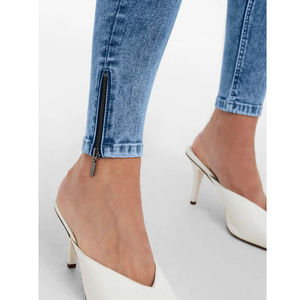 Vaqueros ajustados de mezclilla con cintura personalizada, efecto desgastado, estilo casual, hasta el tobillo, con logo sexy en la cintura - Product Image 5