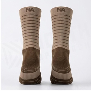 Chaussettes de randonnée respirantes North Approach pour adultes, idéales pour les sports de plein air et la saison printanière - Product Image 2