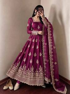 Conjunto de vestido Anarkali de seda Fendy de manga larga de 4 metros con pantalón de microalgodón y dupatta bordada con lentejuelas MHI 918 - Product Image 3
