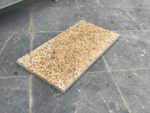 Granito Amarillo Flameado de Alta Calidad, Pavimento Duradero para Calzadas, Jardines y Caminos, Piedra Thanh Hoa Thanh Thanh Tung, Garantía de 5+ Años - Product Image 1