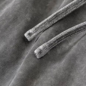 Shorts élégants pour hommes, effet délavé, coupe décontractée, idéal pour la plage et un look décontracté estival. - Product Image 3