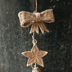 Ensemble d'ornements de Noël artisanaux en rotin naturel, nœuds, étoiles et clochettes pour la décoration de la maison, des fêtes et des arbres de Noël - Product Image 6