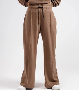 Pantalon de jogging ample et surdimensionné en molleton français pour femme avec logo personnalisé, 100 % coton épais, style hip-hop, idéal pour le sport et la gym - Product Image 4