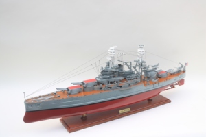 Maqueta de Barco de Madera Hecha a Mano USS Arizona, Coleccionable Patriótico para Mesa, Pulido y Pintado, Diseño Personalizado - Product Image 5