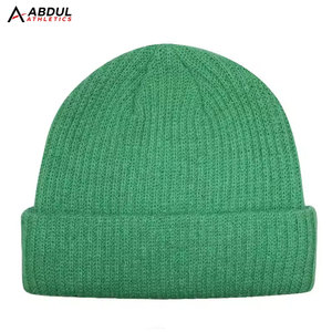 Gorros casuales modernos de material cálido diseñados para la moda urbana, ropa de invierno con jacquard y comodidad diaria. - Product Image 1