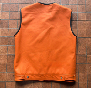 Chaleco de Cuero Negro y Naranja Hecho a Mano para Motociclistas - Product Image 4