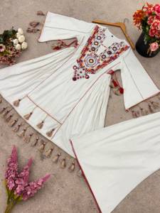 Ensemble Kurta et Palazzo brodé pour femme, style indien pakistanais, avec travail de miroirs et pompons, tenue ethnique - Product Image 5