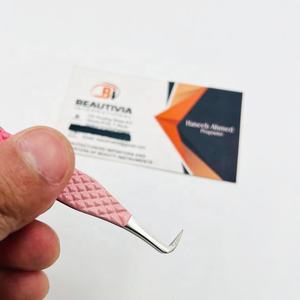 Pince à épiler en acier durable, design cœur, pour cils, volume, avec impression de logo personnalisé, collection de Noël - Product Image 2