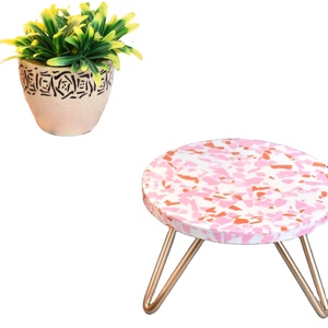 Plateau de présentation de desserts et de pâtisseries haut de gamme pour les mariages et les occasions festives Élégant support à gâteau artisanal en bois et résine incrustée - Product Image 1