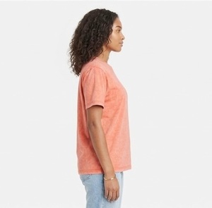 เสื้อยืดคอกลมสไตล์วินเทจสีคอรัล ยูนิเซ็กซ์ ผ้าฝ้าย 100% ทรงหลวม สวมใส่สบาย สีพื้น ผ้าเจอร์ซีย์ถัก ระบายอากาศได้ดี มีโลโก้ เหมาะสำหรับฤดูใบไม้ผลิและฤดูร้อน - Product Image 2