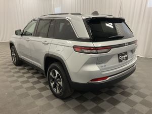Grand Cherokee 4xe 4WD 2022 Usado en Buenas Condiciones - Product Image 3