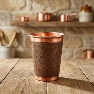 Gobelet artisanal en verre gravé en cuivre pur, motif floral, tasse ayurvédique pour servir l'eau et les jus, pour la maison et la cuisine - Product Image 5
