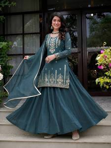 Ensemble de costume pour femme brodé vert, ensemble Anarkali Lehenga à manches longues avec dupatta pour mariage et fête - Product Image 1