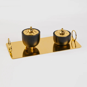 Ensemble d'encensoirs en bois faits à la main avec deux bols dorés à couvercles sur un plateau brillant, créant une pièce décorative élégante pour la maison. - Product Image 2