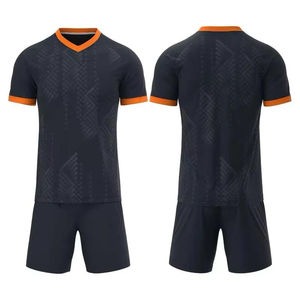 ชุดฟุตบอลคุณภาพสูงสั่งทำพิเศษสำหรับผู้ใหญ่ ผ้าโพลีเอสเตอร์ 100% กันน้ำ ระบายอากาศ แห้งเร็ว สกรีนชื่อทีมได้ แบบยูนิเซ็กซ์ - Product Image 5