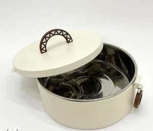 Plat de service moderne en acier inoxydable émaillé, martelé, pour maintien au chaud des aliments, idéal pour la table et les petits rassemblements à domicile - Product Image 6