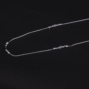 Collier élégant en argent fin avec perles et accents de pierres décoratives, bijoux minimalistes unisexes pour un usage quotidien. - Product Image 4