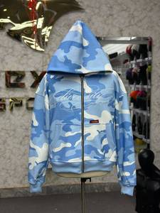 Ropa Urbana de Primera Calidad, Sudadera con Capucha y Cremallera Azul Camuflaje, Unisex, Corte Regular, Estilo Casual para Otoño - Product Image 1