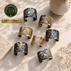 Bracelet empilable en corne naturelle ronde avec logo gravé, bijou de main tendance, bijoux en corne véritable de haute qualité - Empilez-les avec style - Product Image 5