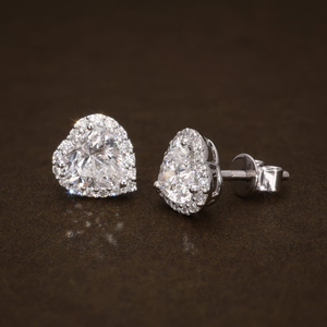 Élégantes boucles d'oreilles clous en forme de cœur avec halo de diamants de laboratoire, 2,43 carats, diamants solitaires certifiés IGI, taille ronde, bijoux cadeau - Product Image 1