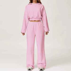 Ensemble de survêtement deux pièces pour femme : sweat à capuche court en polaire et pantalon de survêtement coupe droite, personnalisable avec logo, vente en gros OEM - Product Image 5
